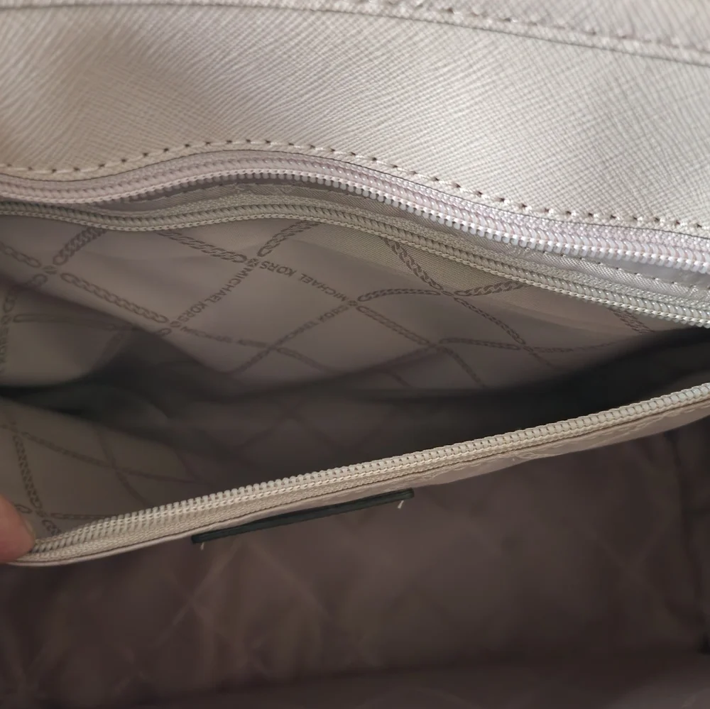 Michael Kors Jet Set Tote Large - Picture 6 of 7